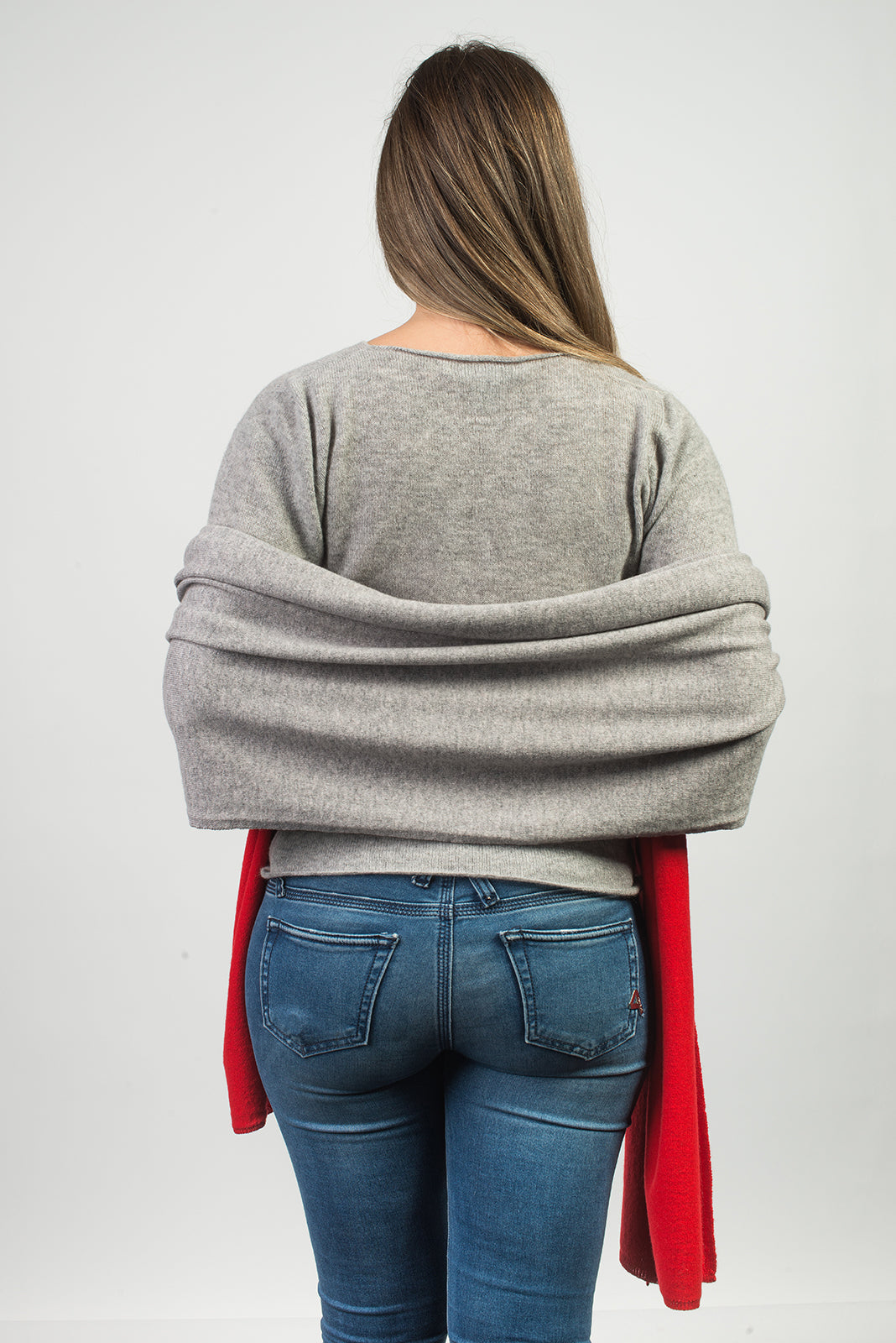 Zweifarbige Stola 100 % Kaschmir, Farbe Rot-Grau, Ansicht 3 | Dalle Piane Cashmere