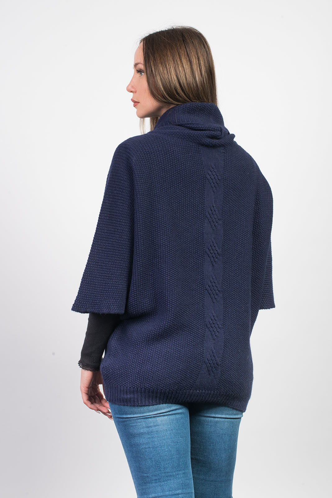 Fledermauspullover aus Kaschmirmischung mit Zopfmuster, Farbe Blau, Ansicht 3 | Dalle Piane Cashmere