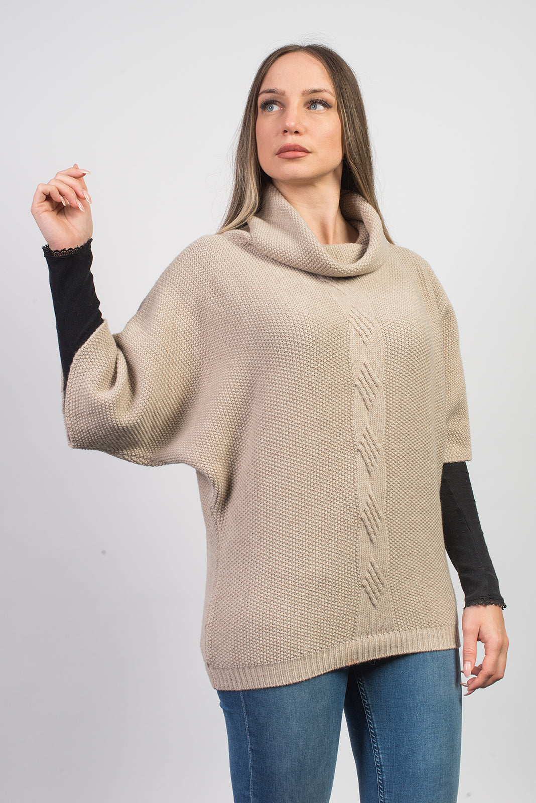 Fledermauspullover aus Kaschmirmischung mit Zopfmuster, Farbe Beige, Ansicht 2 | Dalle Piane Cashmere