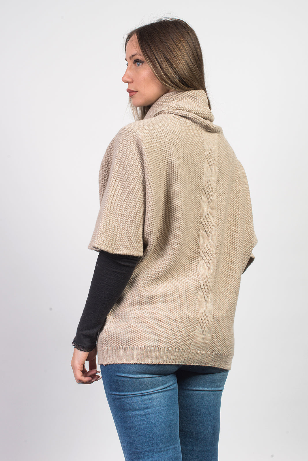 Fledermauspullover aus Kaschmirmischung mit Zopfmuster, Farbe Beige, Ansicht 3 | Dalle Piane Cashmere
