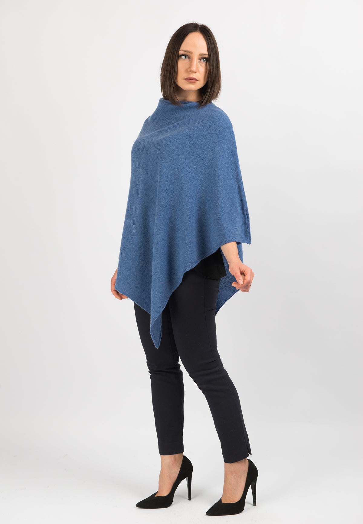 Poncho 100 % Kaschmir, Farbe Hellblau, Ansicht 2 | Dalle Piane Cashmere