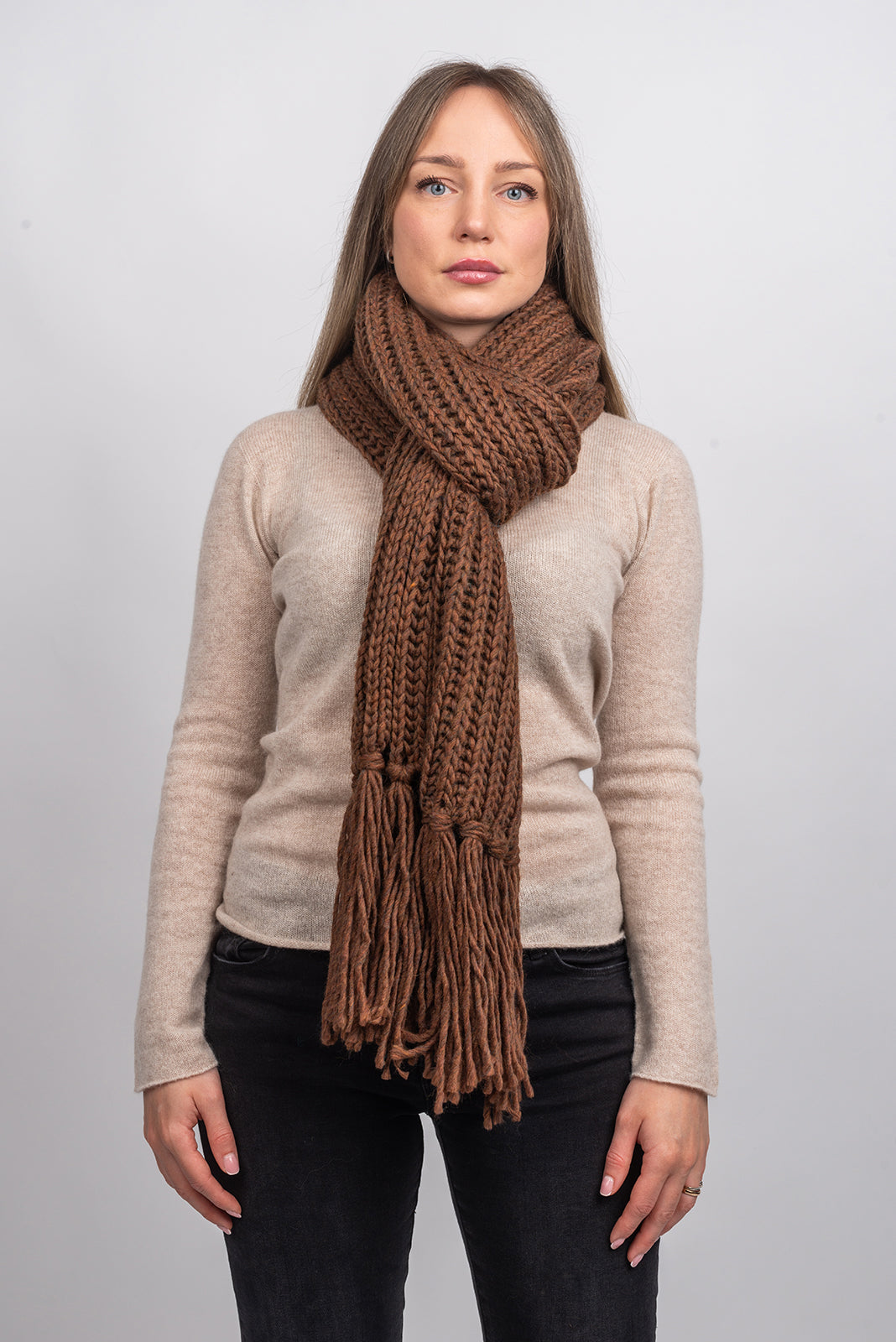 Schal im Englischen Rippenstrick mit Fransen, Farbe Mokka, Ansicht 17 | Dalle Piane Cashmere