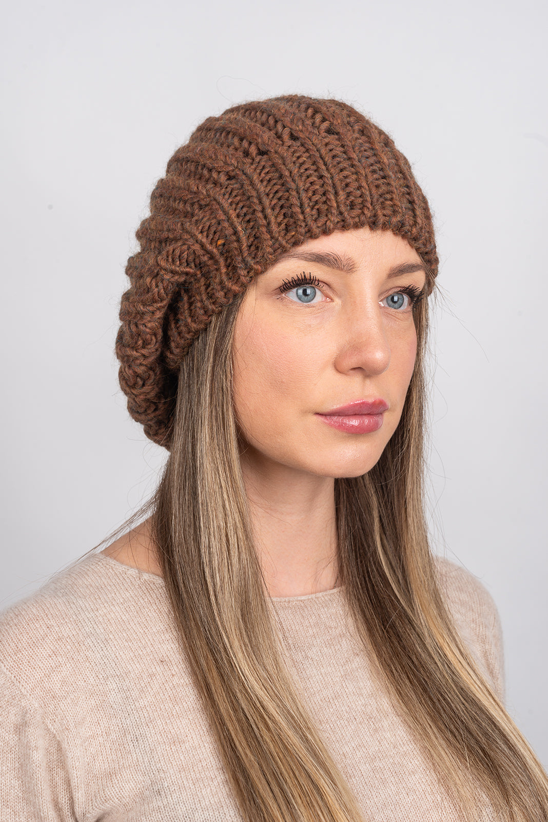 Mütze im englischen Strick, Farbe Mokka, Ansicht 2 | Dalle Piane Cashmere