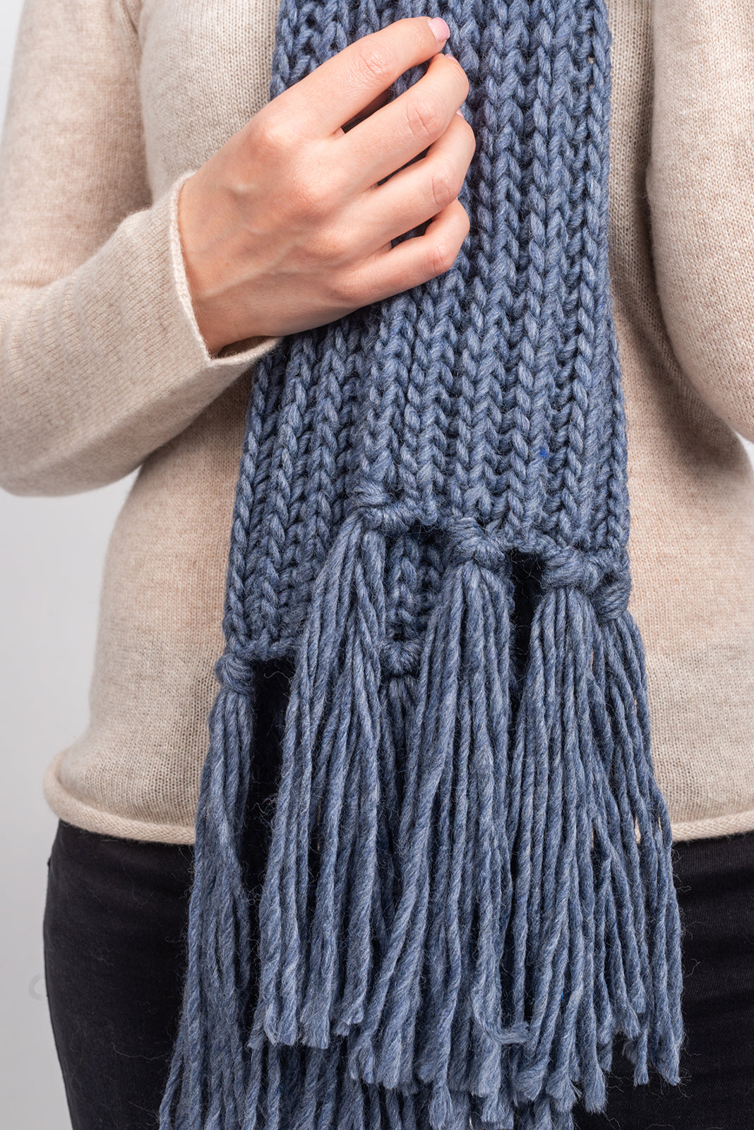 Schal im Englischen Rippenstrick mit Fransen, Farbe Mokka, Ansicht 13 | Dalle Piane Cashmere