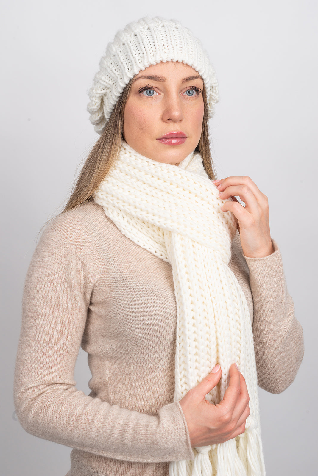 Mütze im englischen Strick, Farbe Weiß, Ansicht 4 | Dalle Piane Cashmere