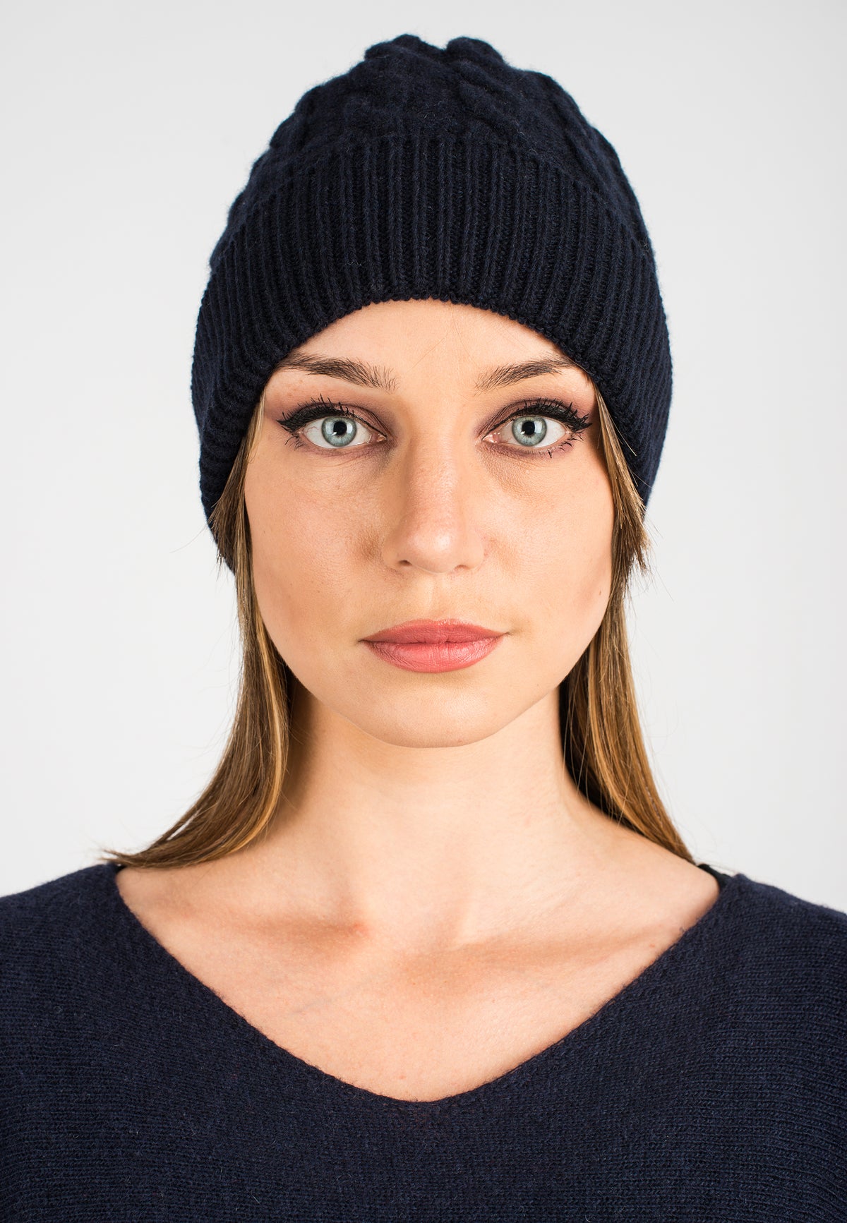 Zopfstrickmütze aus regeneriertem Kaschmir, Farbe Blau | Dalle Piane Cashmere