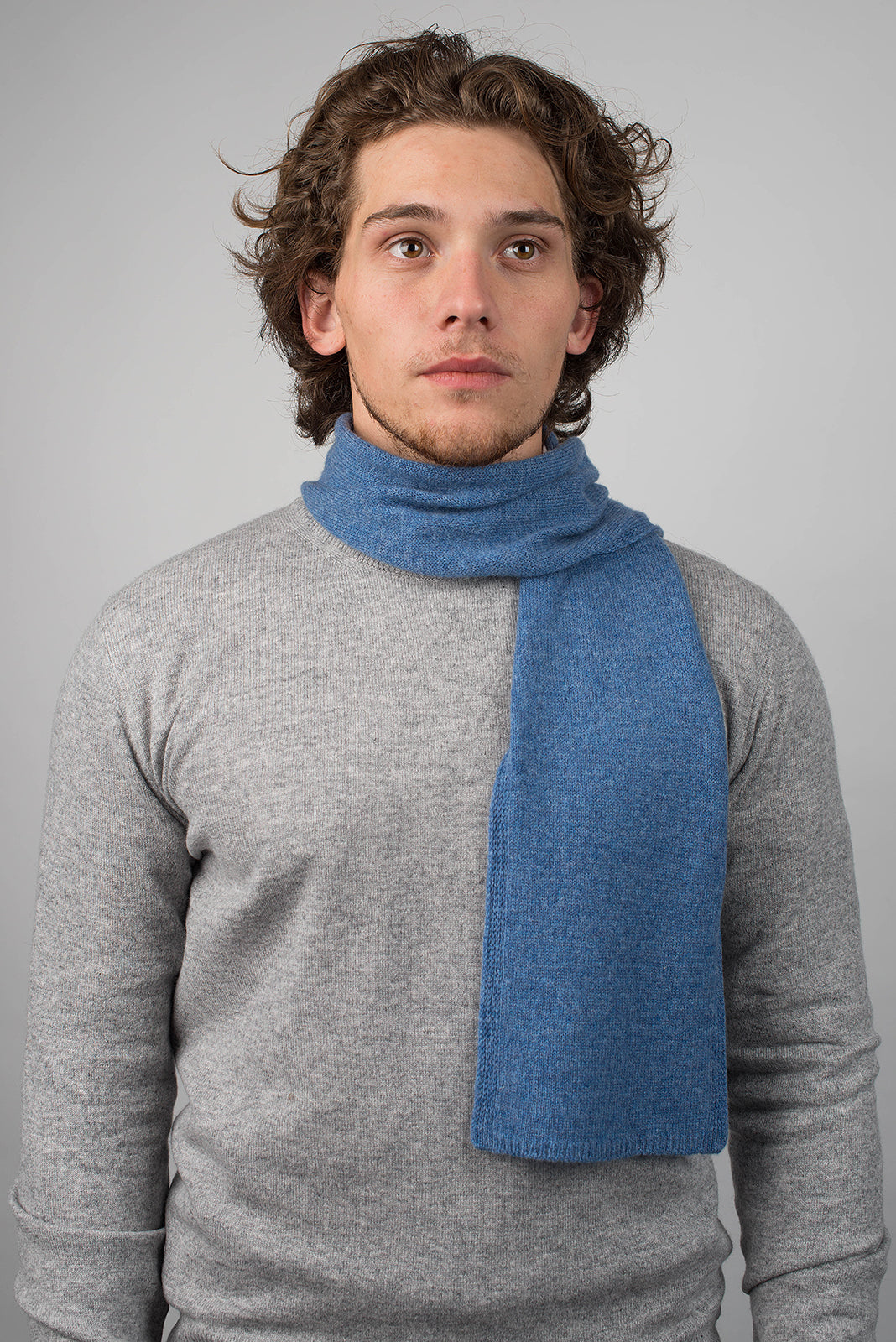Mini Schal 100 % Kaschmir, Farbe Hellblau, Ansicht 2 | Dalle Piane Cashmere