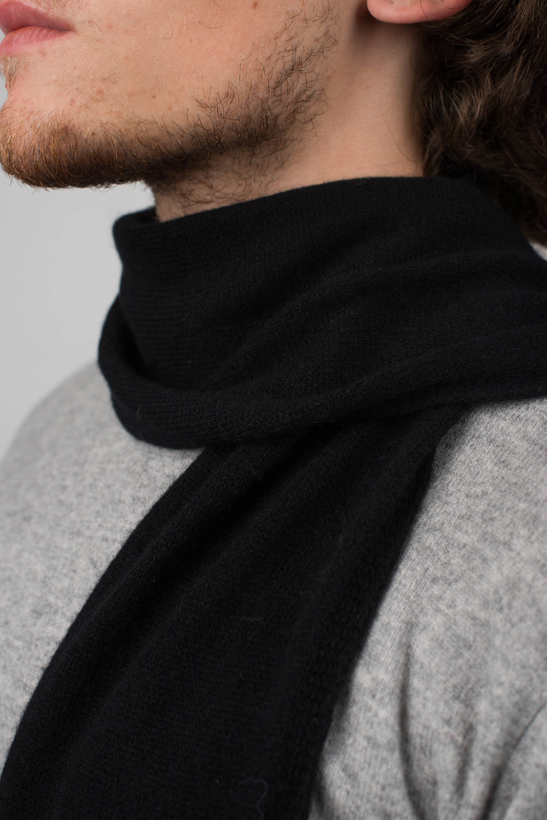 Mini Schal 100 % Kaschmir, Farbe Schwarz, Ansicht 3 | Dalle Piane Cashmere