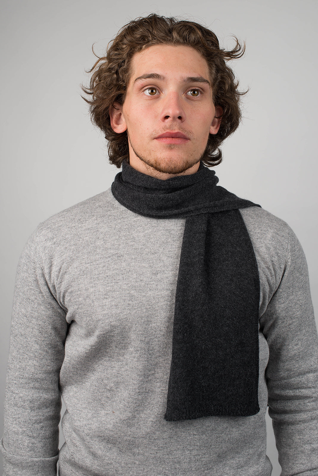 Mini Schal 100 % Kaschmir, Farbe Anthrazit, Ansicht 2 | Dalle Piane Cashmere