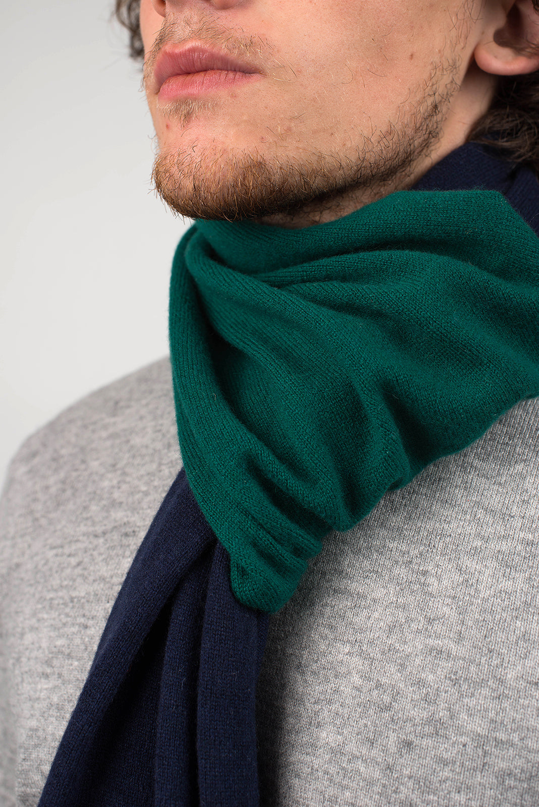 Zweifarbiger Schal 100 % Kaschmir, Farbe Blau-Grün, Ansicht 4 | Dalle Piane Cashmere