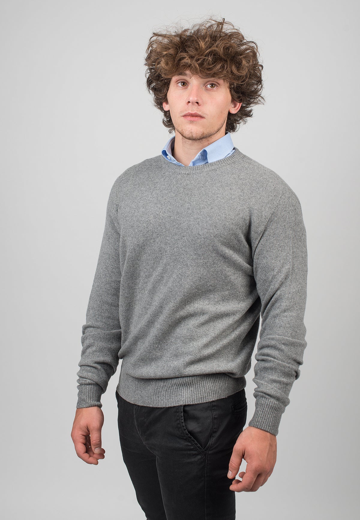 Herren-Rundhalspullover aus regeneriertem Kaschmir, Farbe Grau, Ansicht 2 | Dalle Piane Cashmere