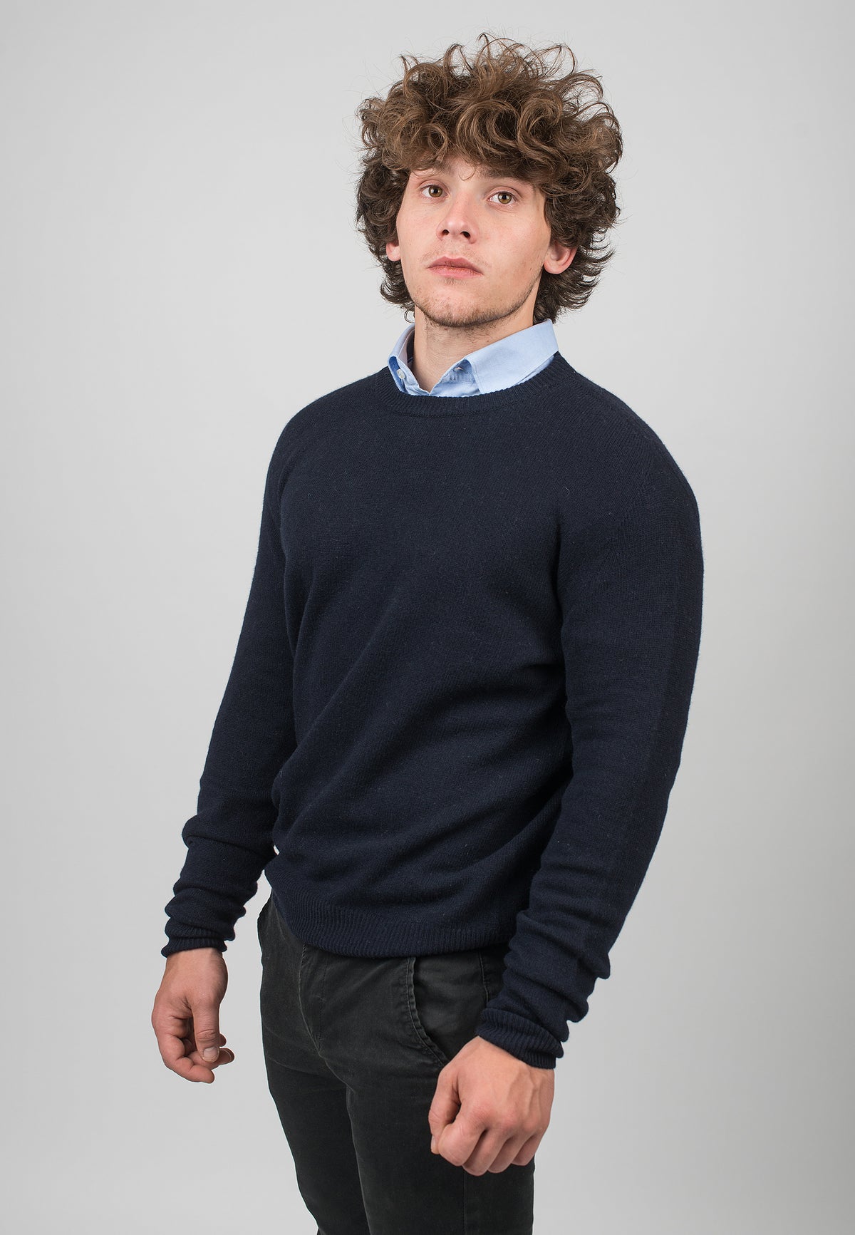 Herren-Rundhalspullover aus regeneriertem Kaschmir, Farbe Grau, Ansicht 4 | Dalle Piane Cashmere