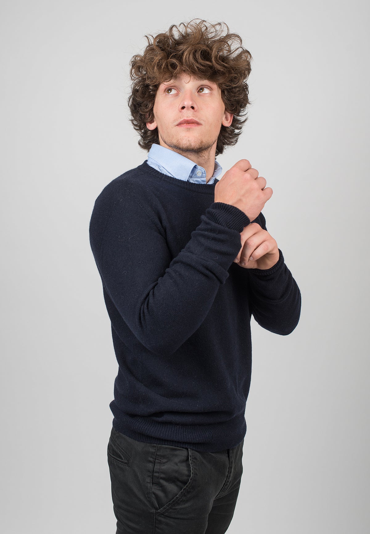 Herren-Rundhalspullover aus regeneriertem Kaschmir, Farbe Grau, Ansicht 5 | Dalle Piane Cashmere