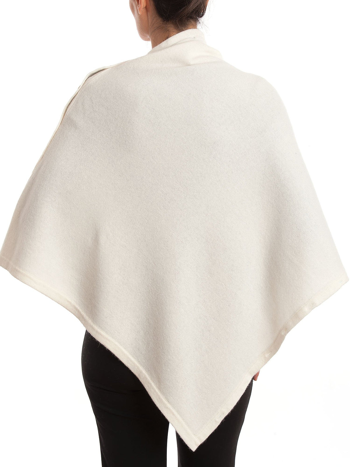 Poncho aus Kaschmirmischung mit Knöpfen, Farbe Creme, Ansicht 4 | Dalle Piane Cashmere