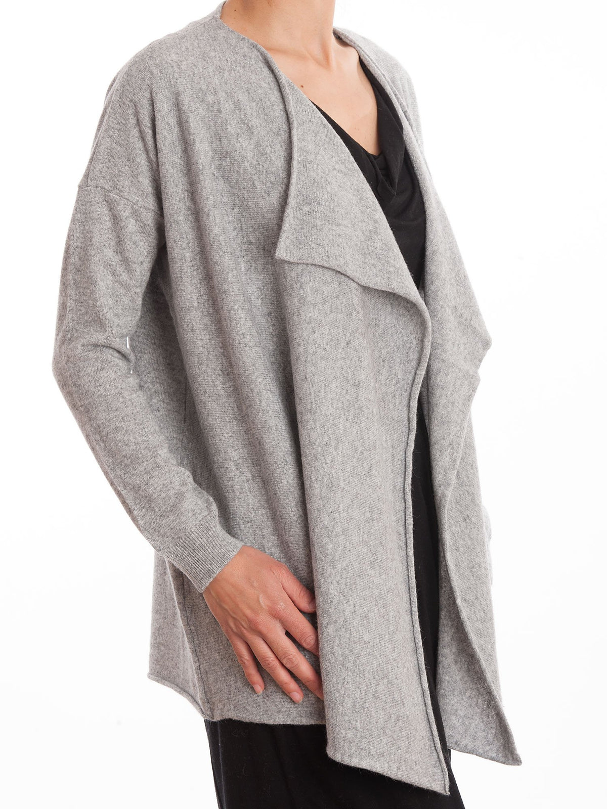 Strickjacke mit Wasserfallkragen aus Kaschmirmischung, Farbe Grau, Ansicht 2 | Dalle Piane Cashmere