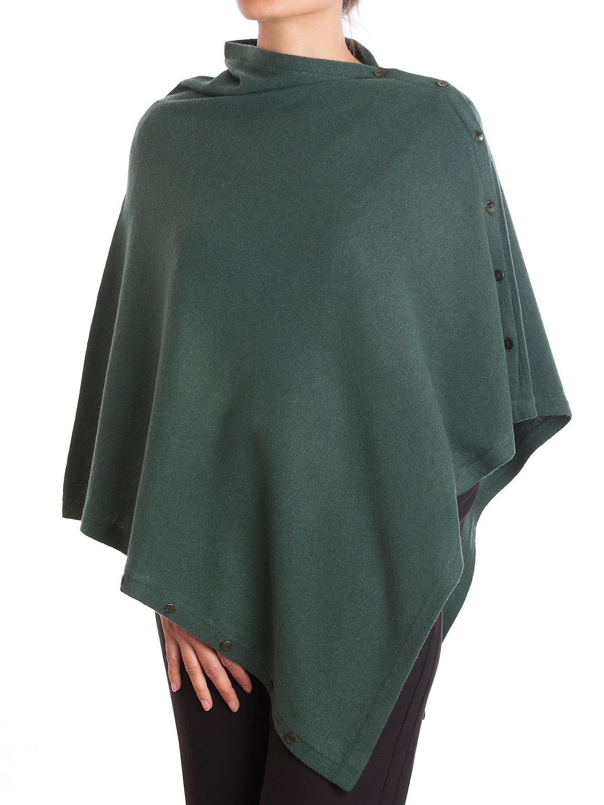Poncho aus Kaschmirmischung mit Knöpfen, Farbe Grün | Dalle Piane Cashmere
