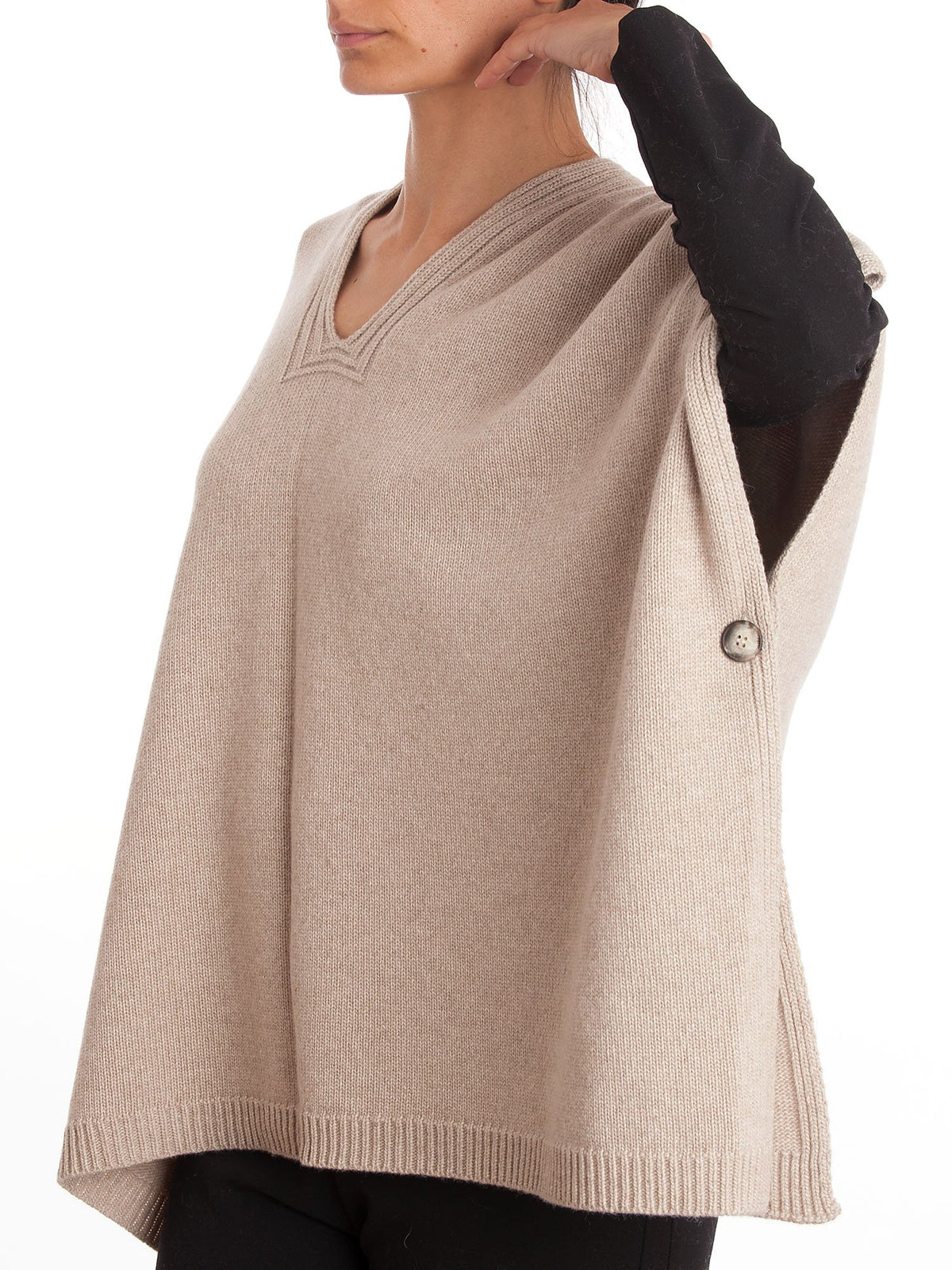 Cape mit seitlichen Knöpfen aus Kaschmirmischung, Farbe Beige, Ansicht 2 | Dalle Piane Cashmere