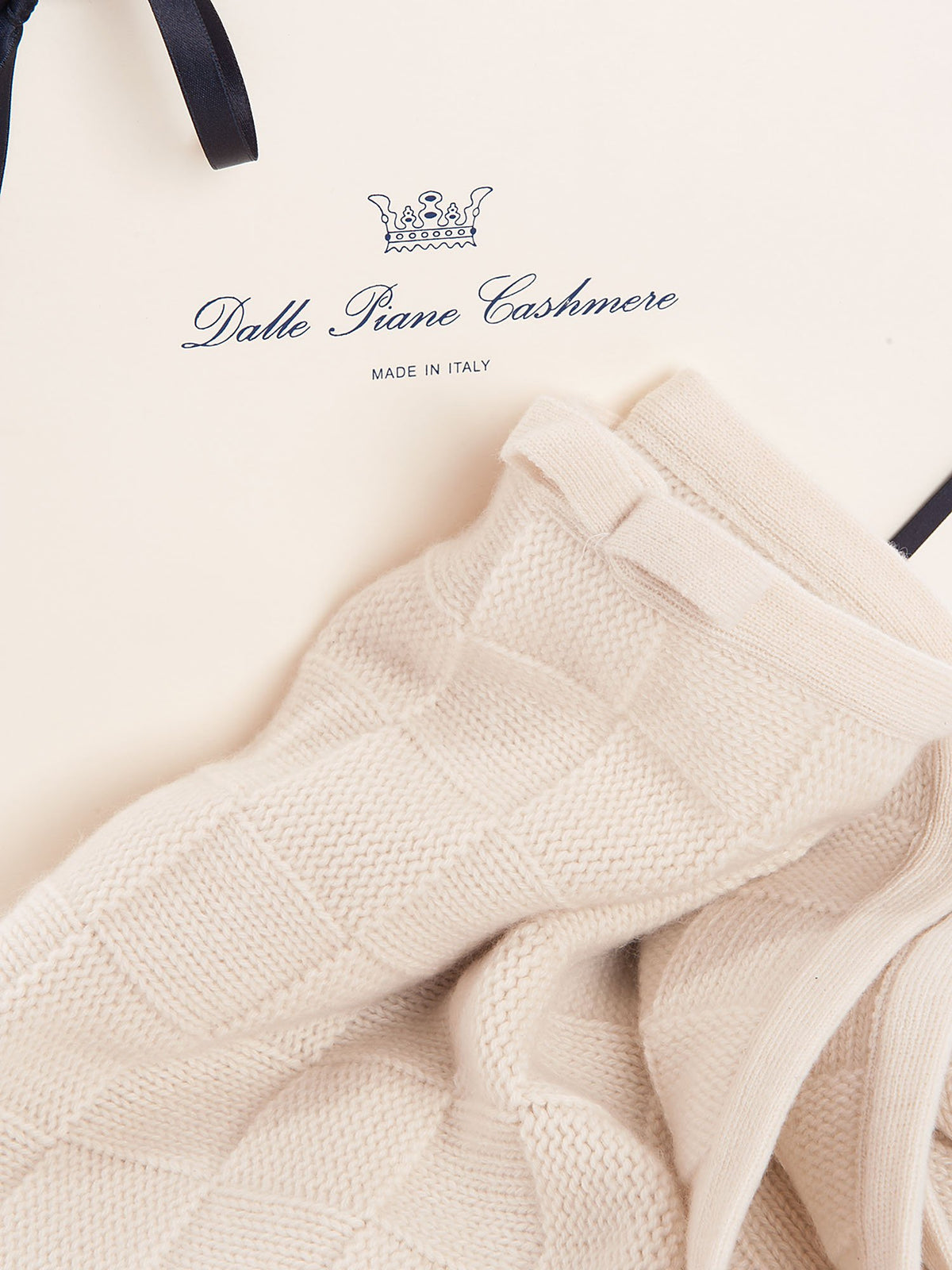 Babydecke 100 % Kaschmir, Farbe Creme, Ansicht 2 | Dalle Piane Cashmere