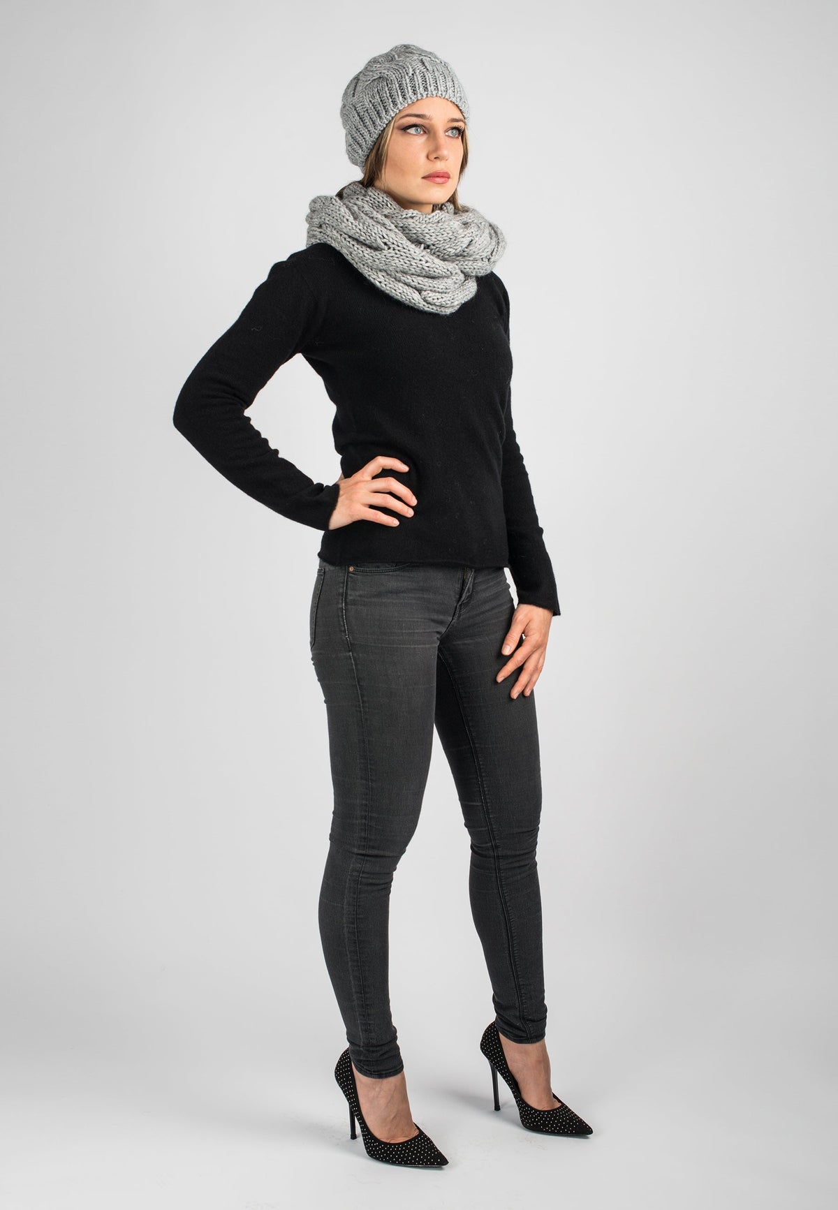 Schal mit Zöpfen, Farbe Grau, Ansicht 11 | Dalle Piane Cashmere