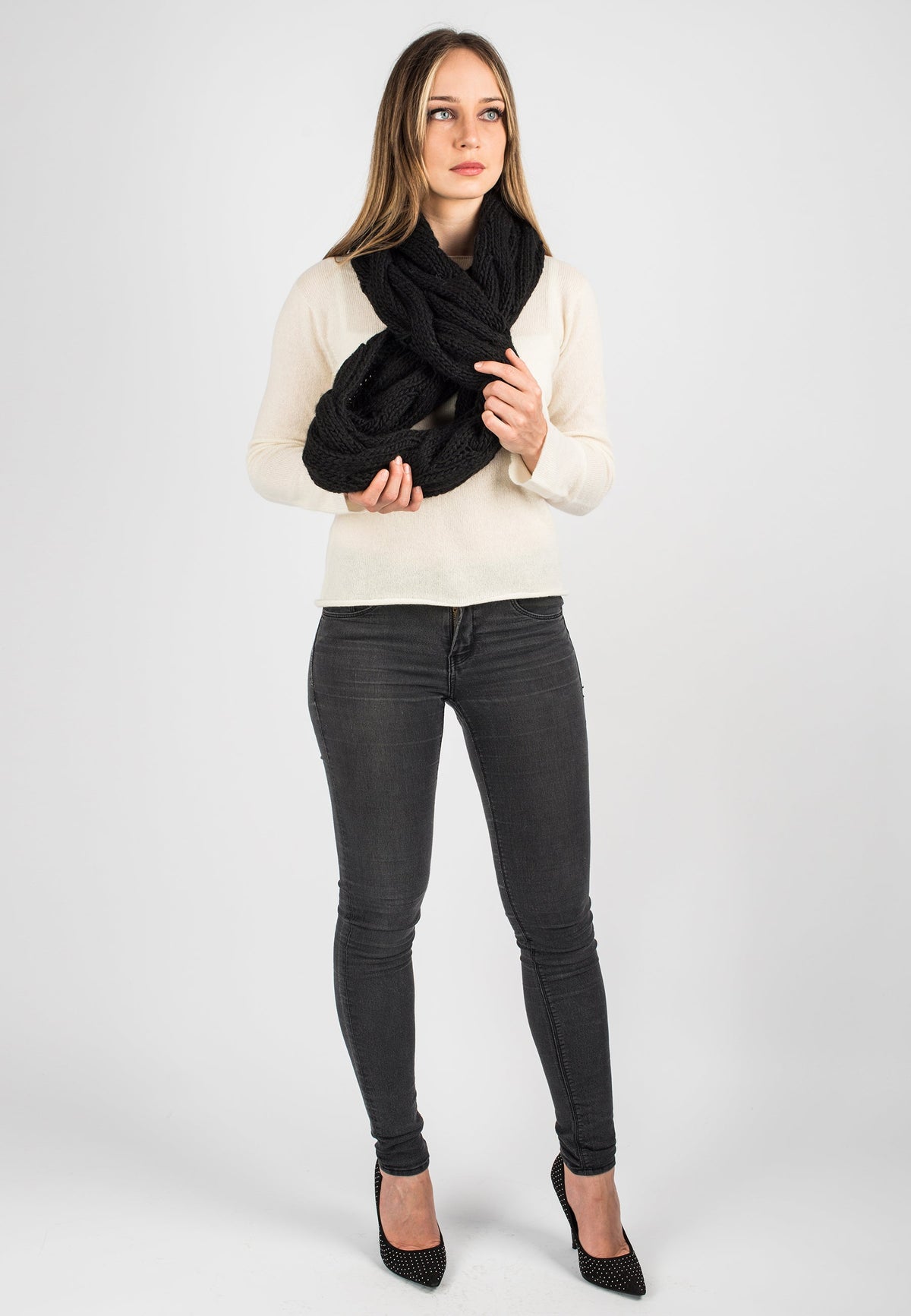 Schal mit Zöpfen, Farbe Schwarz, Ansicht 3 | Dalle Piane Cashmere