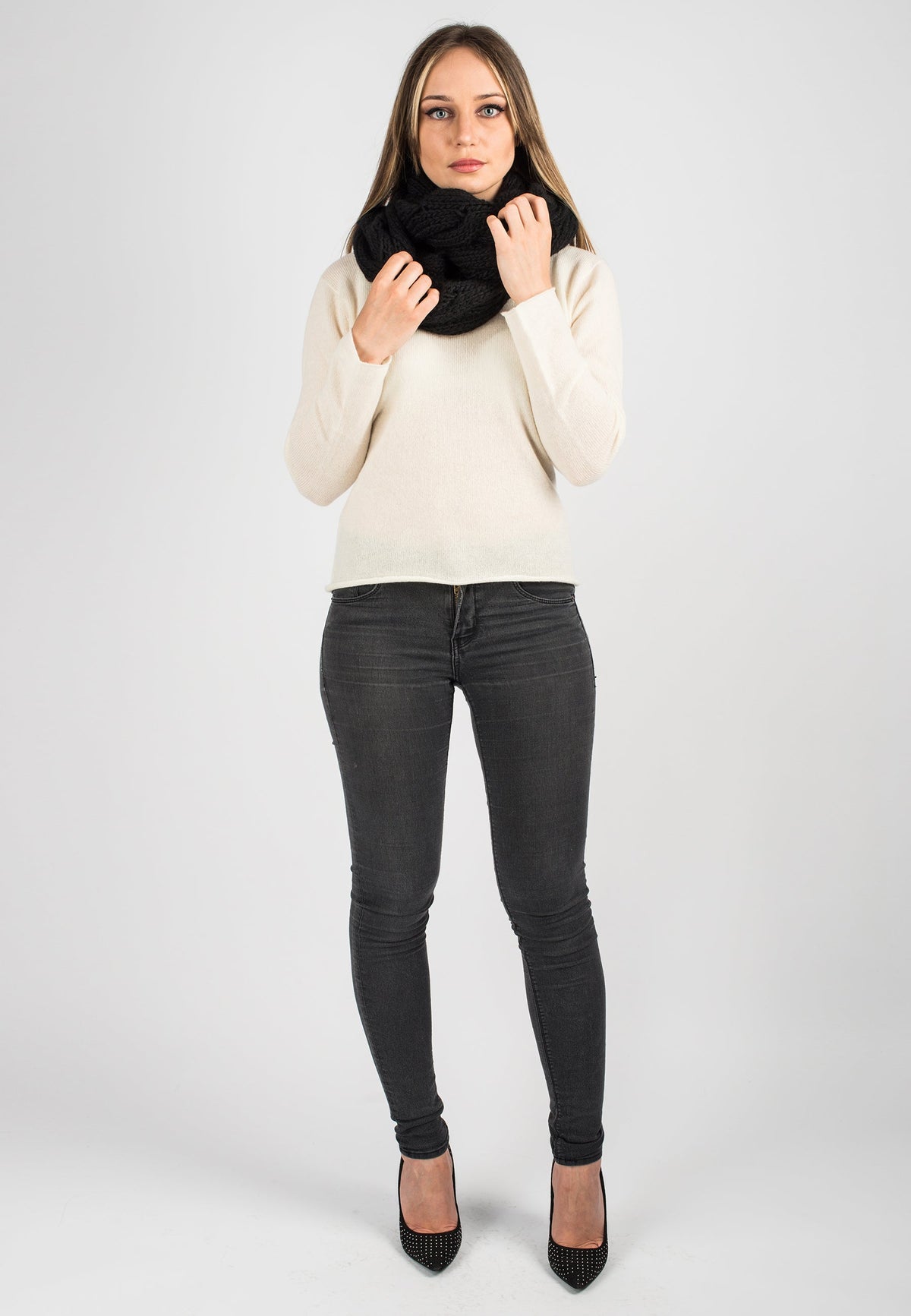 Schal mit Zöpfen, Farbe Schwarz, Ansicht 4 | Dalle Piane Cashmere