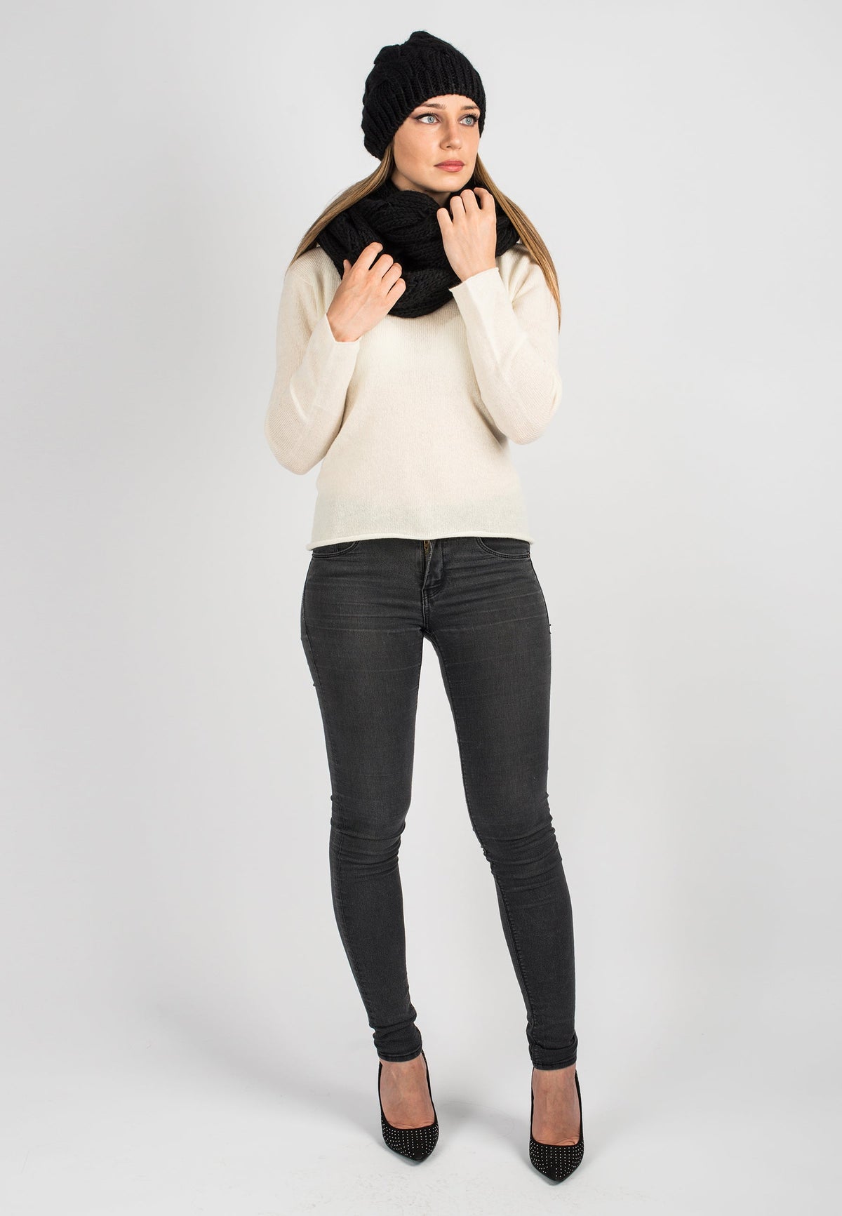 Schal mit Zöpfen, Farbe Schwarz, Ansicht 5 | Dalle Piane Cashmere