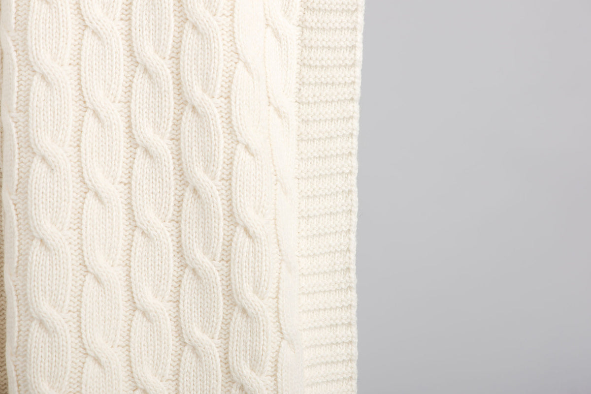 Plaid mit Zopfmuster aus Kaschmirmischung, Farbe Creme, Ansicht 2 | Dalle Piane Cashmere