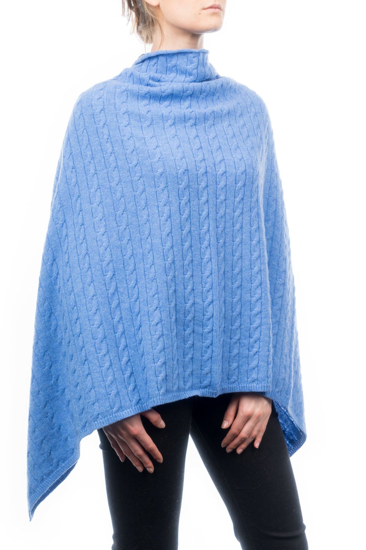 Geflochtener Poncho aus Kaschmirmischung, Farbe Hellblau | Dalle Piane Cashmere