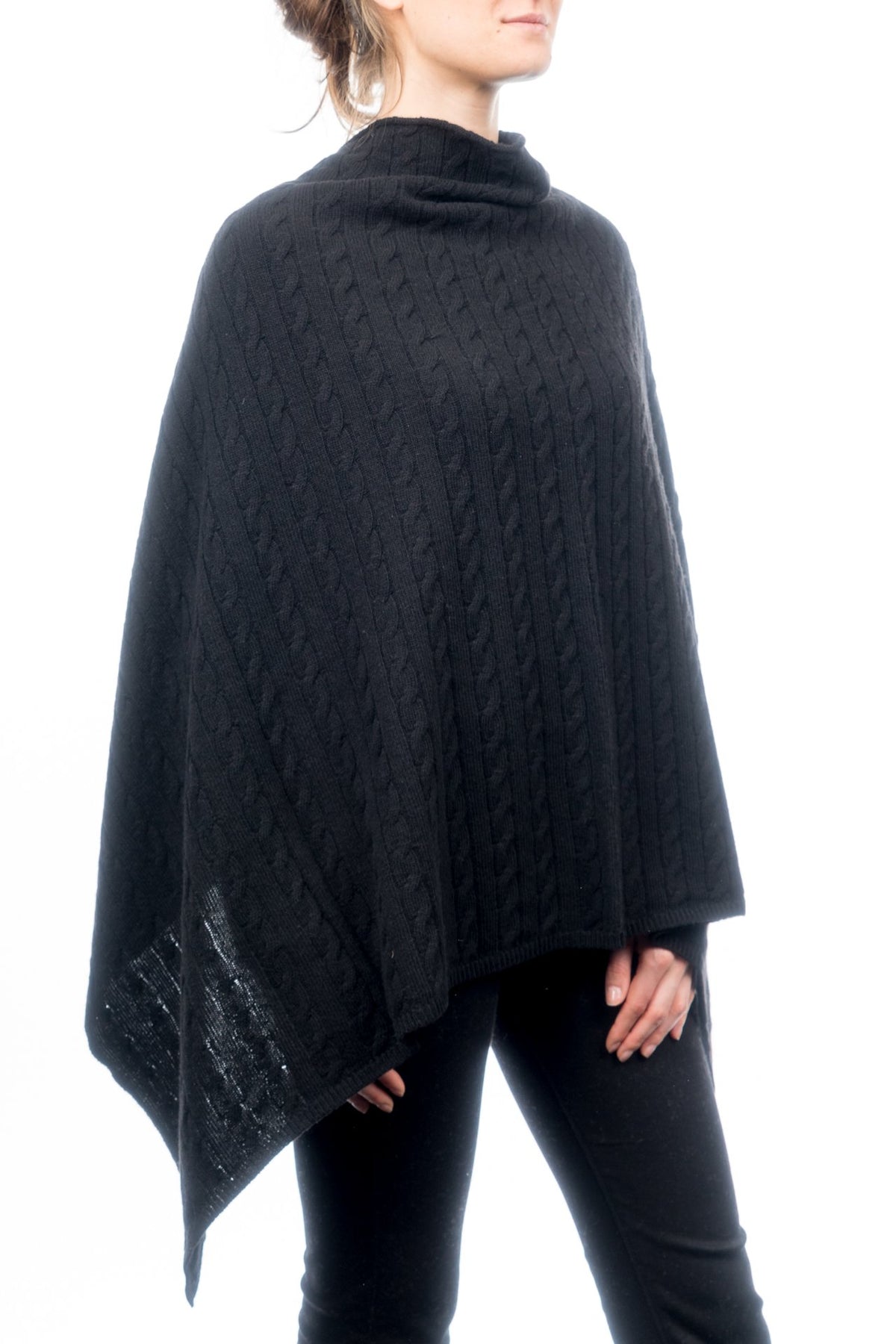 Geflochtener Poncho aus Kaschmirmischung, Farbe Schwarz | Dalle Piane Cashmere