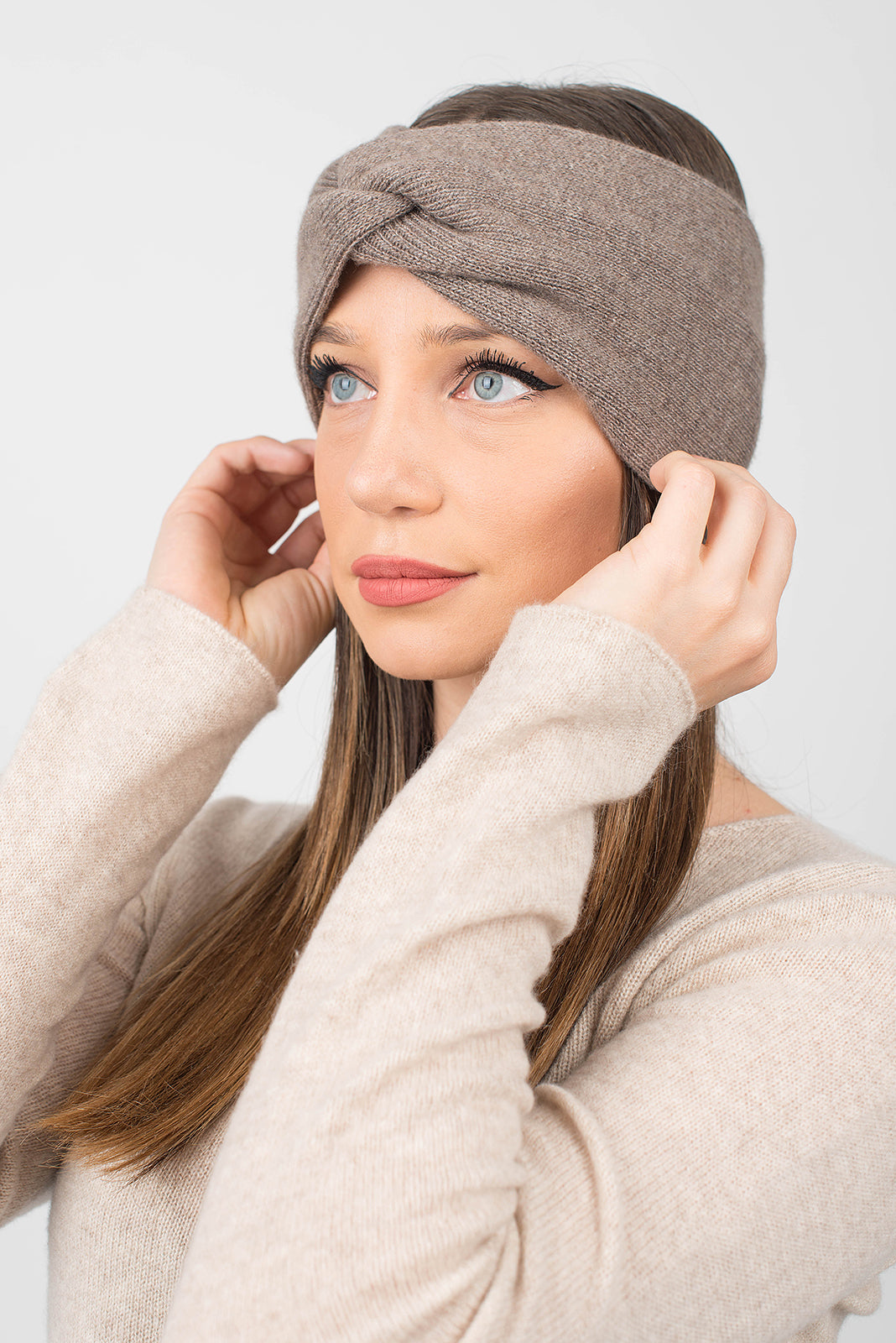 Haarband aus Kaschmir-Mischgewebe, Farbe Nerz, Ansicht 2 | Dalle Piane Cashmere