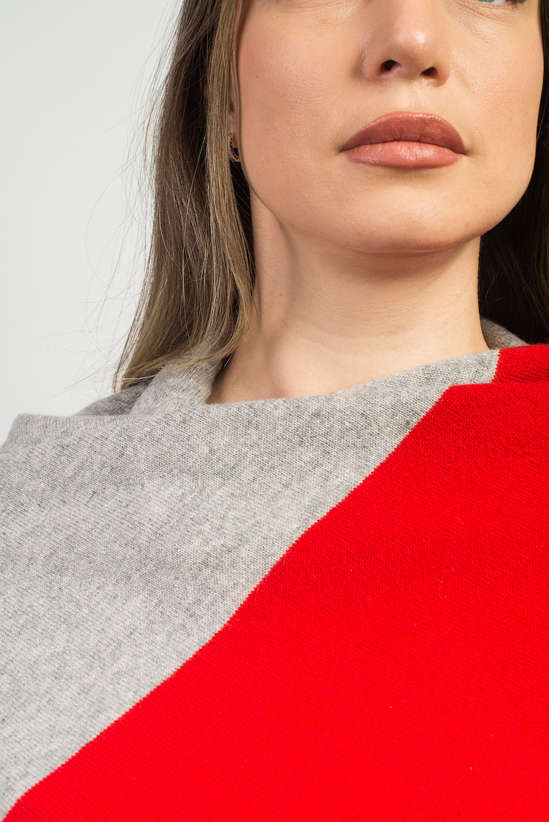 Zweifarbige Stola 100 % Kaschmir, Farbe Rot-Grau, Ansicht 4 | Dalle Piane Cashmere