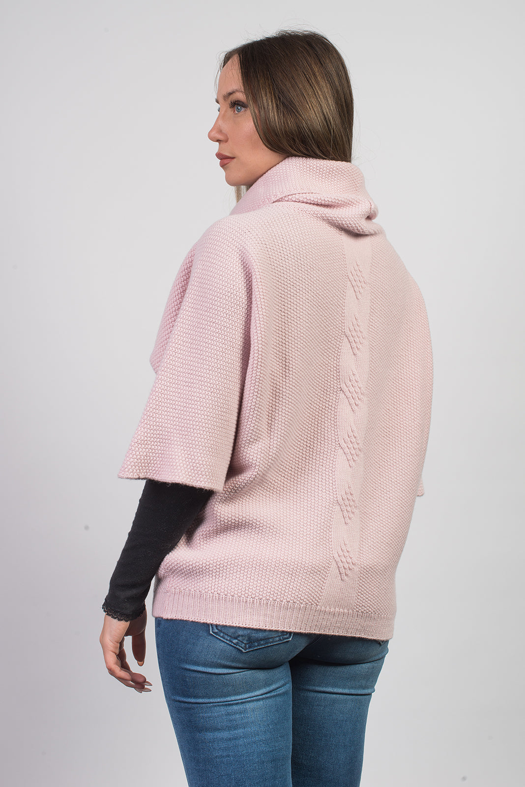 Fledermauspullover aus Kaschmirmischung mit Zopfmuster, Farbe Rosa, Ansicht 6 | Dalle Piane Cashmere