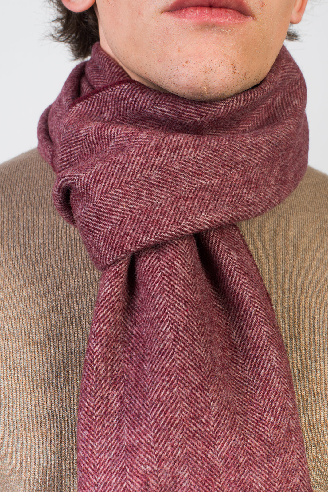 Fischgrät-Schal aus Wolle und Kaschmir, Farbe Bordeaux, Ansicht 4 | Dalle Piane Cashmere