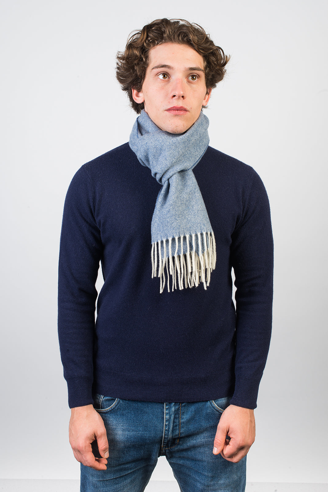 Fischgrät-Schal aus Wolle und Kaschmir, Farbe Himmel, Ansicht 3 | Dalle Piane Cashmere