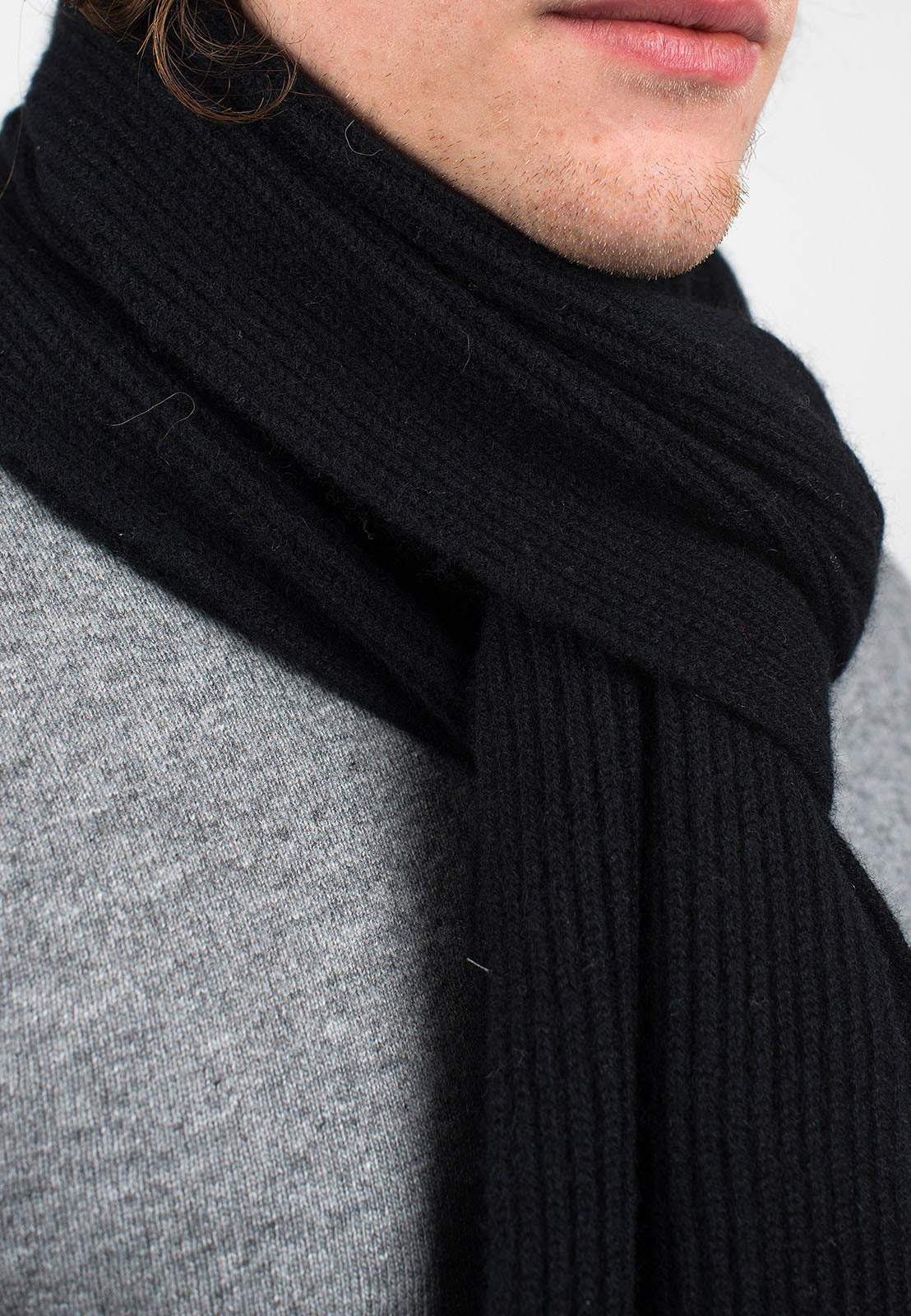 Rippenstich Schal 100 % Kaschmir, Farbe Schwarz, Ansicht 2 | Dalle Piane Cashmere