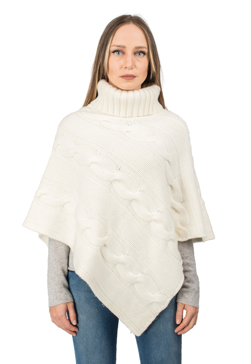 Poncho mit Rollkragen und Zöpfen