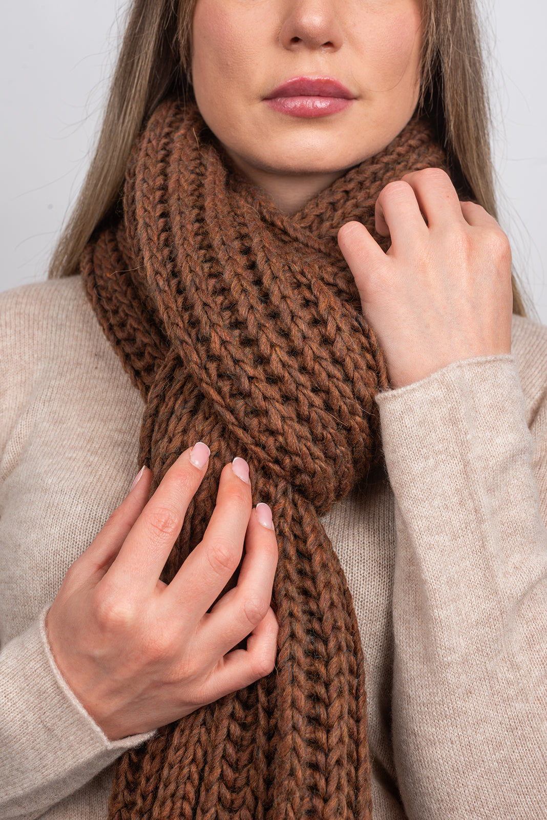Schal im Englischen Rippenstrick mit Fransen, Farbe Mokka, Ansicht 18 | Dalle Piane Cashmere