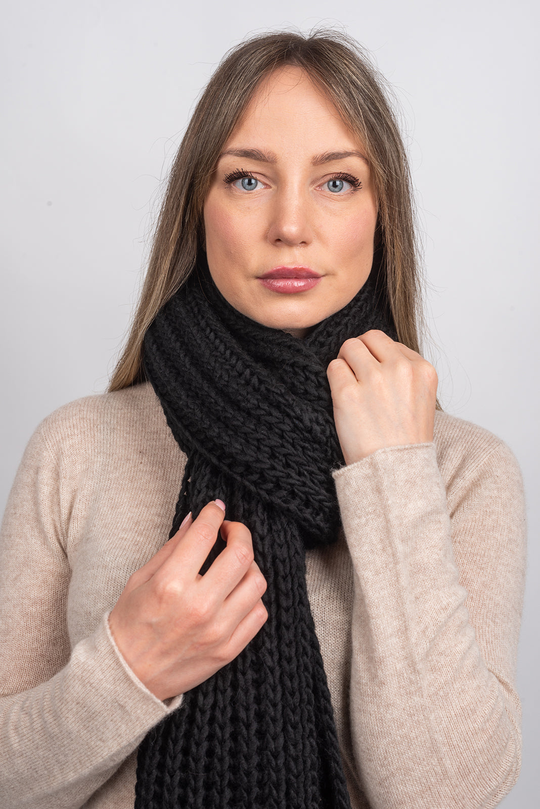 Schal im Englischen Rippenstrick mit Fransen, Farbe Mokka, Ansicht 15 | Dalle Piane Cashmere