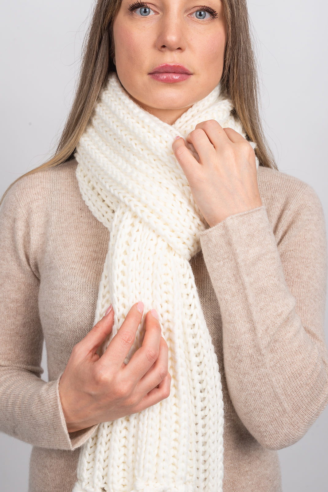 Schal im Englischen Rippenstrick mit Fransen, Farbe Mokka, Ansicht 9 | Dalle Piane Cashmere