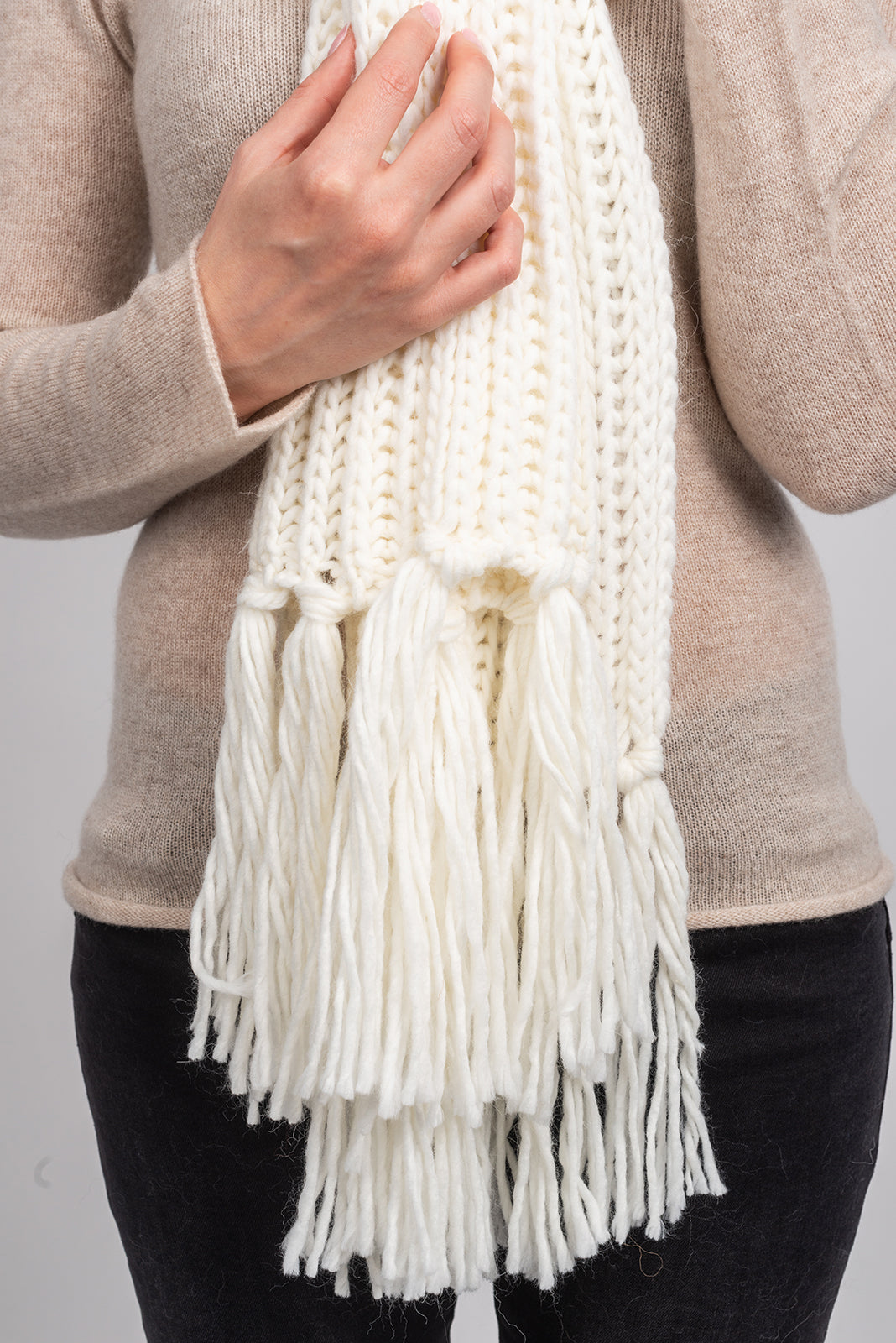 Schal im Englischen Rippenstrick mit Fransen, Farbe Mokka, Ansicht 10 | Dalle Piane Cashmere