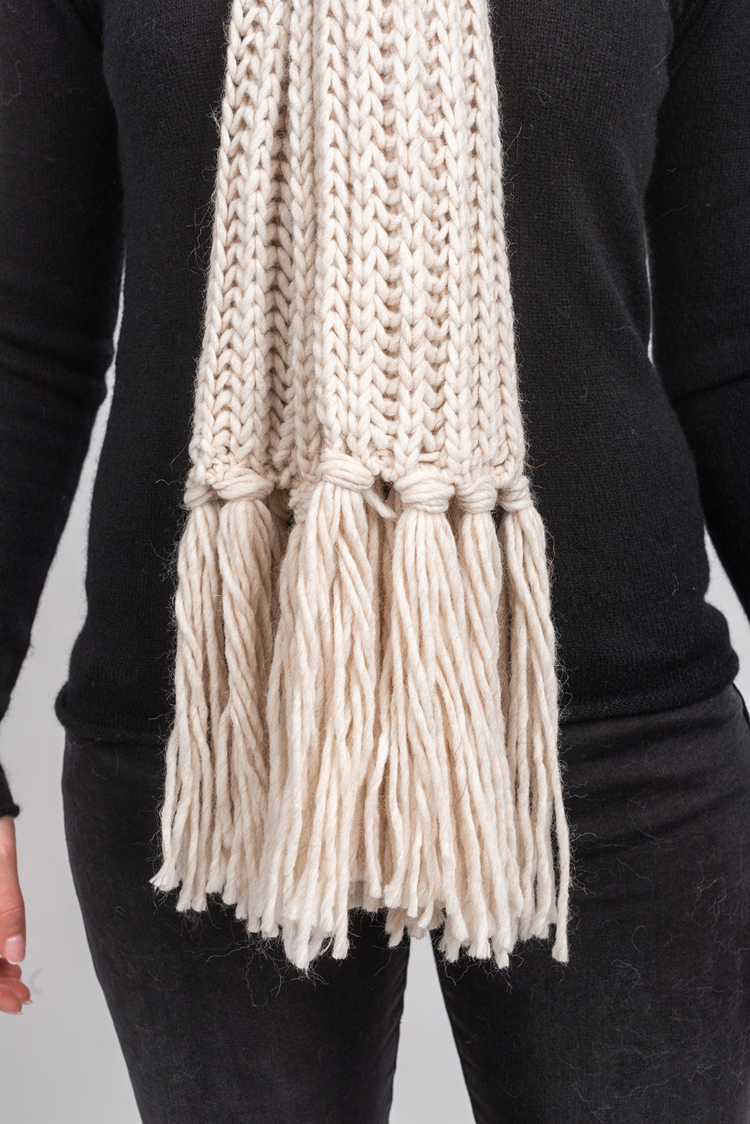 Schal im Englischen Rippenstrick mit Fransen, Farbe Mokka, Ansicht 4 | Dalle Piane Cashmere