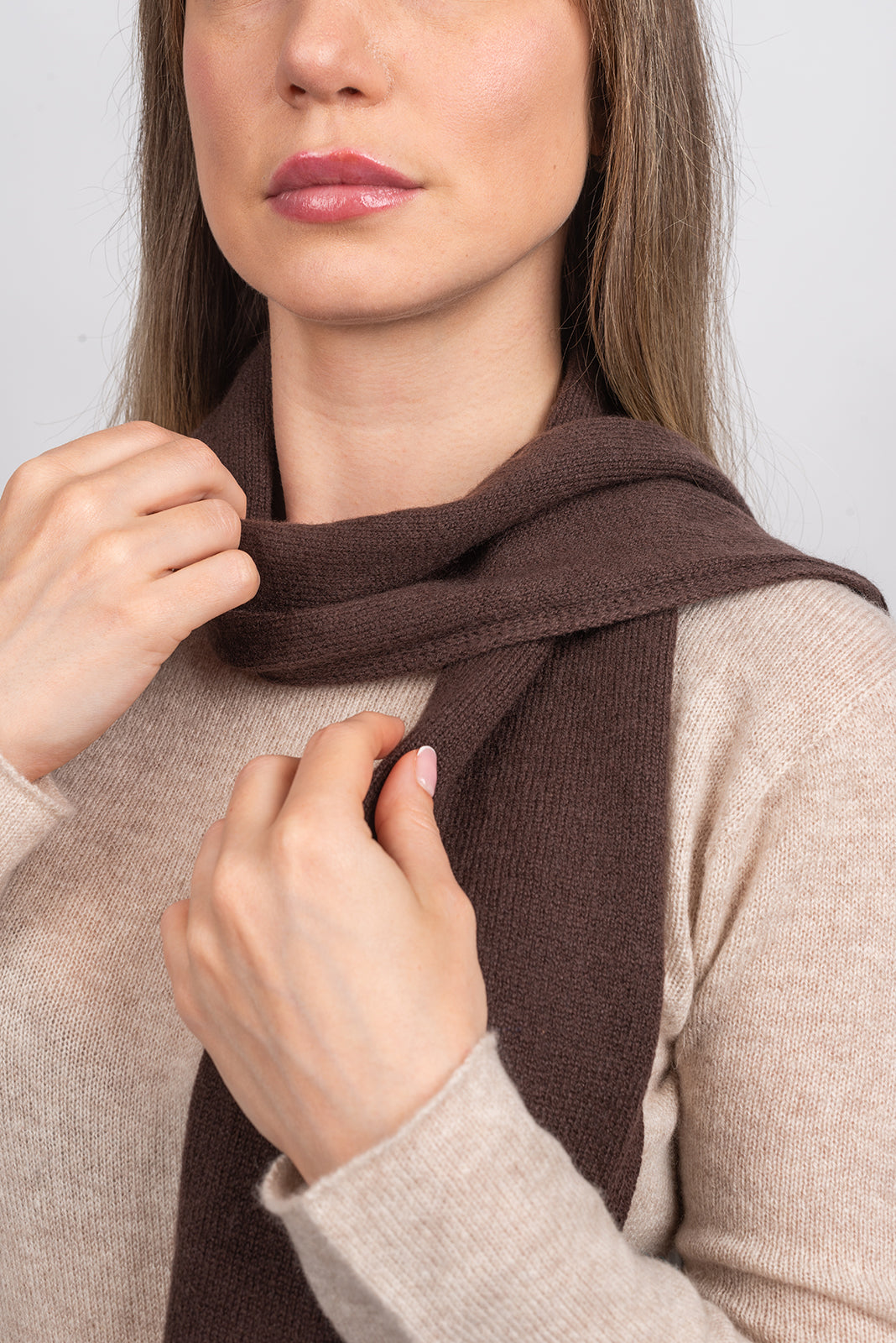 Mini Schal 100 % Kaschmir, Farbe Braun, Ansicht 4 | Dalle Piane Cashmere