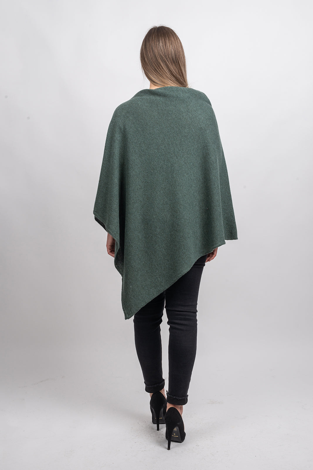 Poncho 100 % Kaschmir, Farbe Salbeigrün, Ansicht 3 | Dalle Piane Cashmere