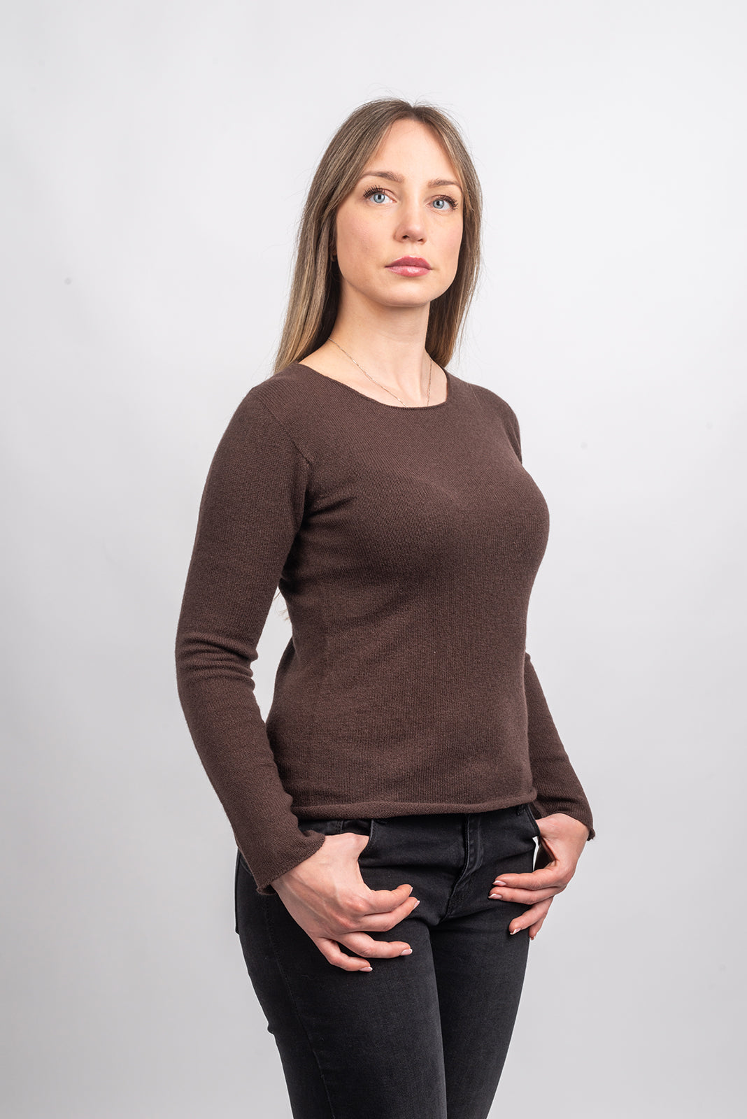 Rundhalsausschnitt 100 % Kaschmir, Farbe Braun, Ansicht 2 | Dalle Piane Cashmere