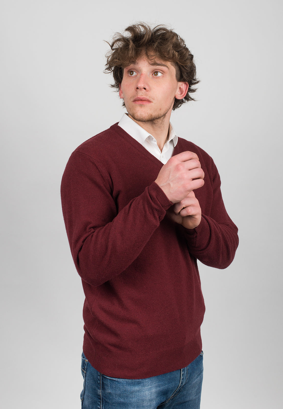 V-Ausschnitt aus Kaschmirmischung, Farbe Bordeaux, Ansicht 3 | Dalle Piane Cashmere