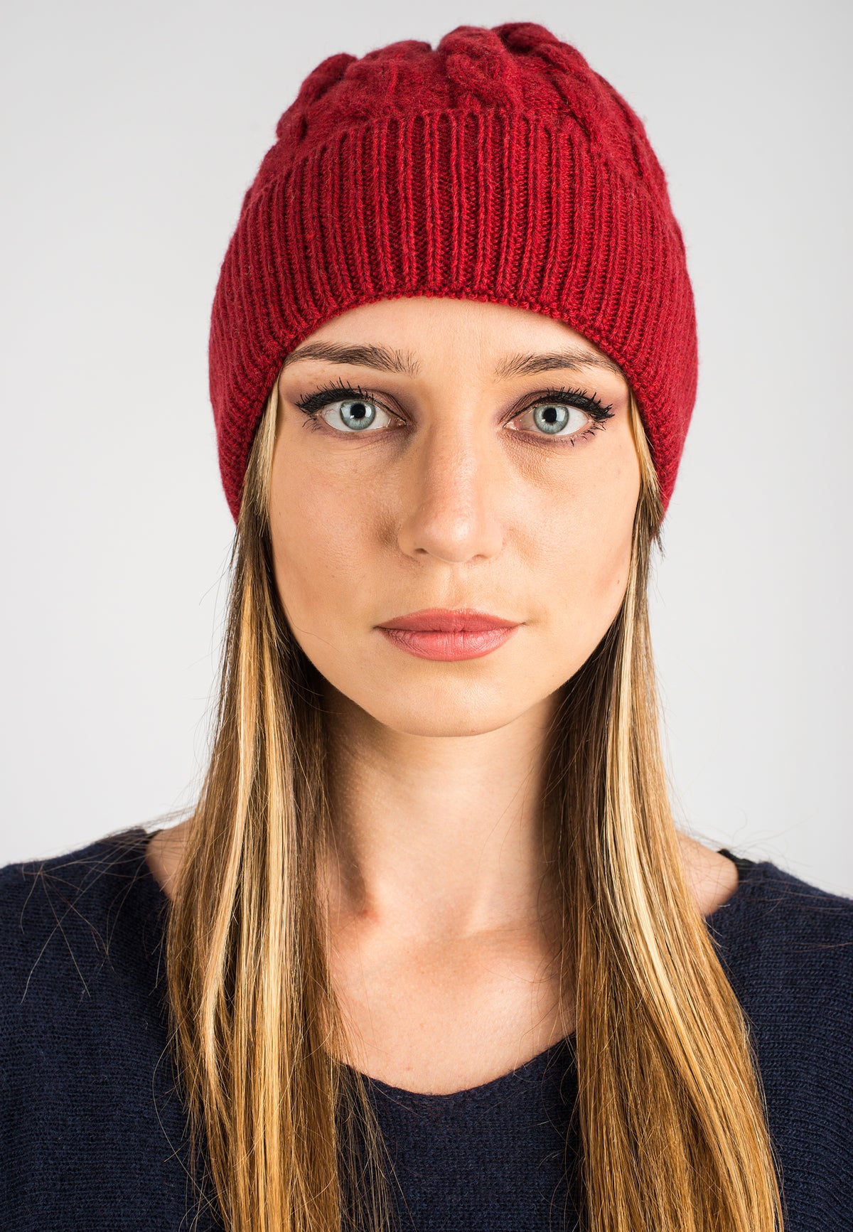 Zopfstrickmütze aus regeneriertem Kaschmir, Farbe Rot | Dalle Piane Cashmere