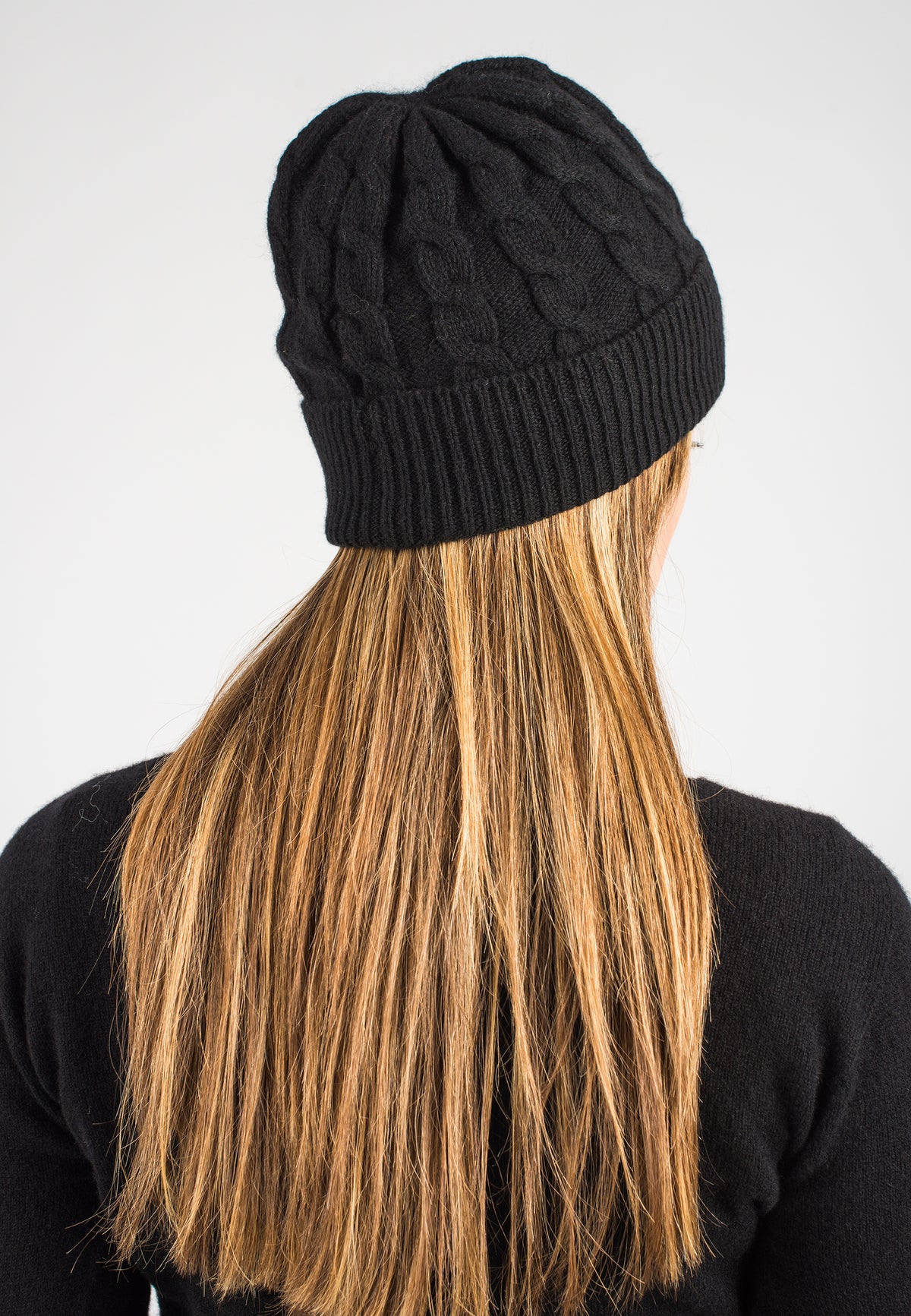 Zopfstrickmütze aus regeneriertem Kaschmir, Farbe Schwarz, Ansicht 3 | Dalle Piane Cashmere