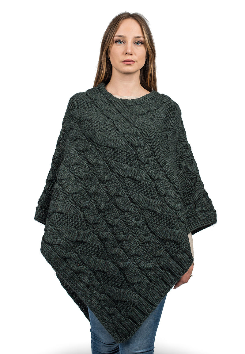 Poncho mit V-Ausschnitt und Zöpfen | Dalle Piane Cashmere