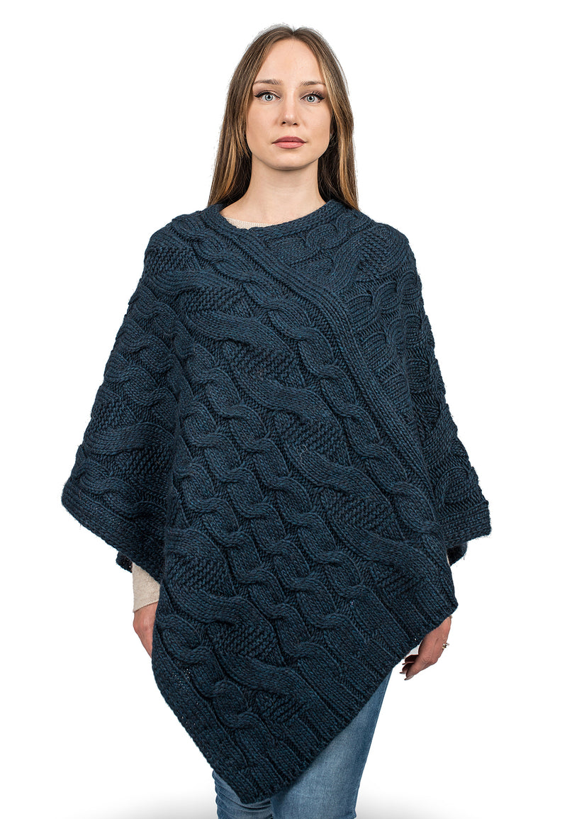 Poncho mit V-Ausschnitt und Zöpfen | Dalle Piane Cashmere