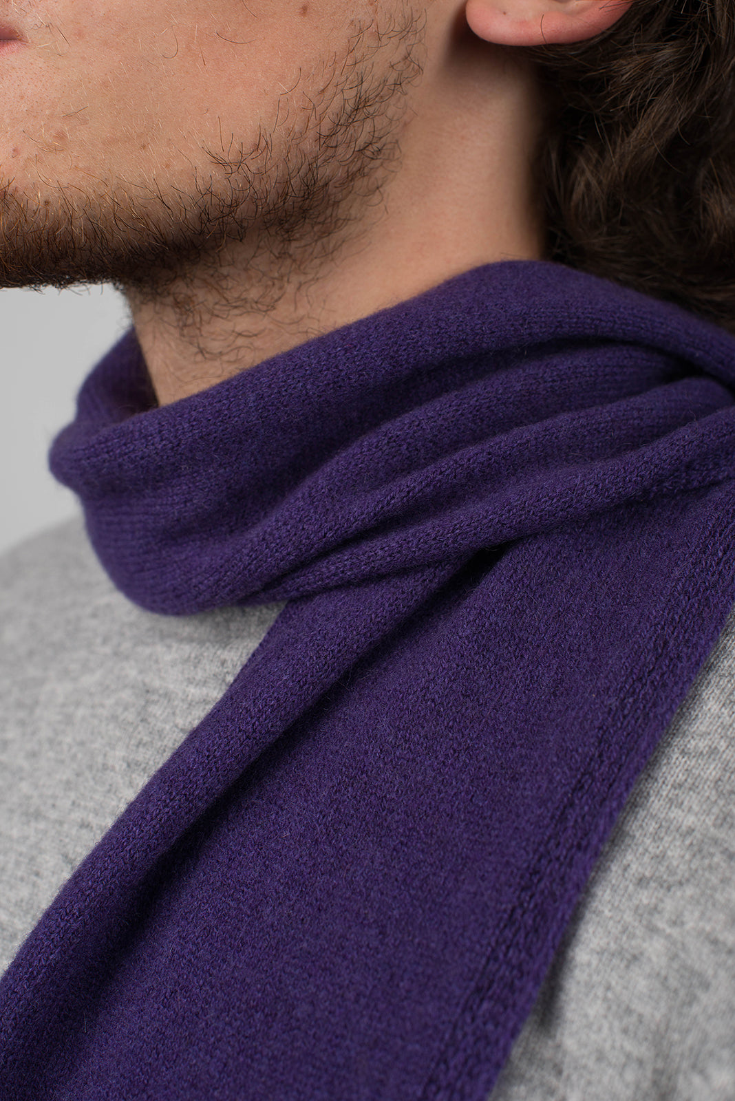 Mini Schal 100 % Kaschmir, Farbe Violett, Ansicht 3 | Dalle Piane Cashmere